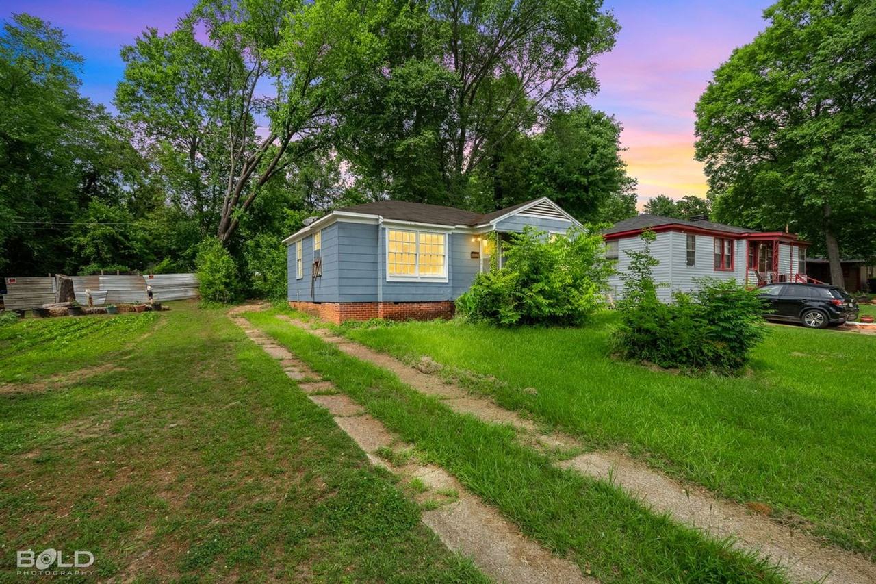 3612 Michigan Blvd - Photo 2 of 3