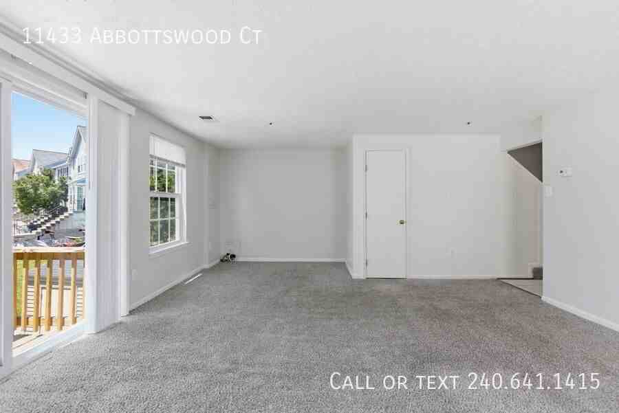 11433 Abbotswood Ct - Photo 3 of 14