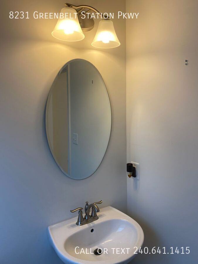 8231 Greenbelt Station Pkwy - Photo 4 of 21