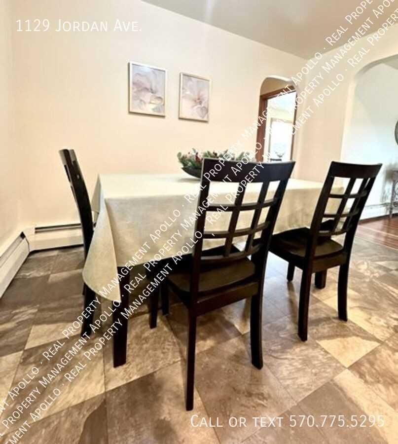 1129 Jordan Ave - Photo 6 of 15