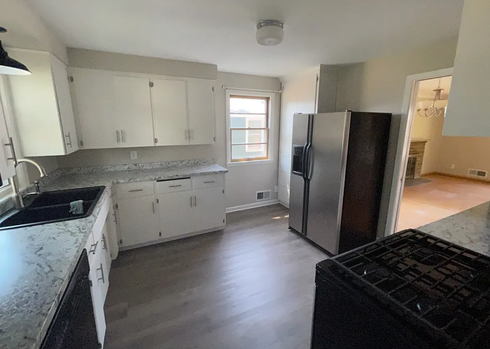 6015 Newton Ave S - Photo 7 of 18
