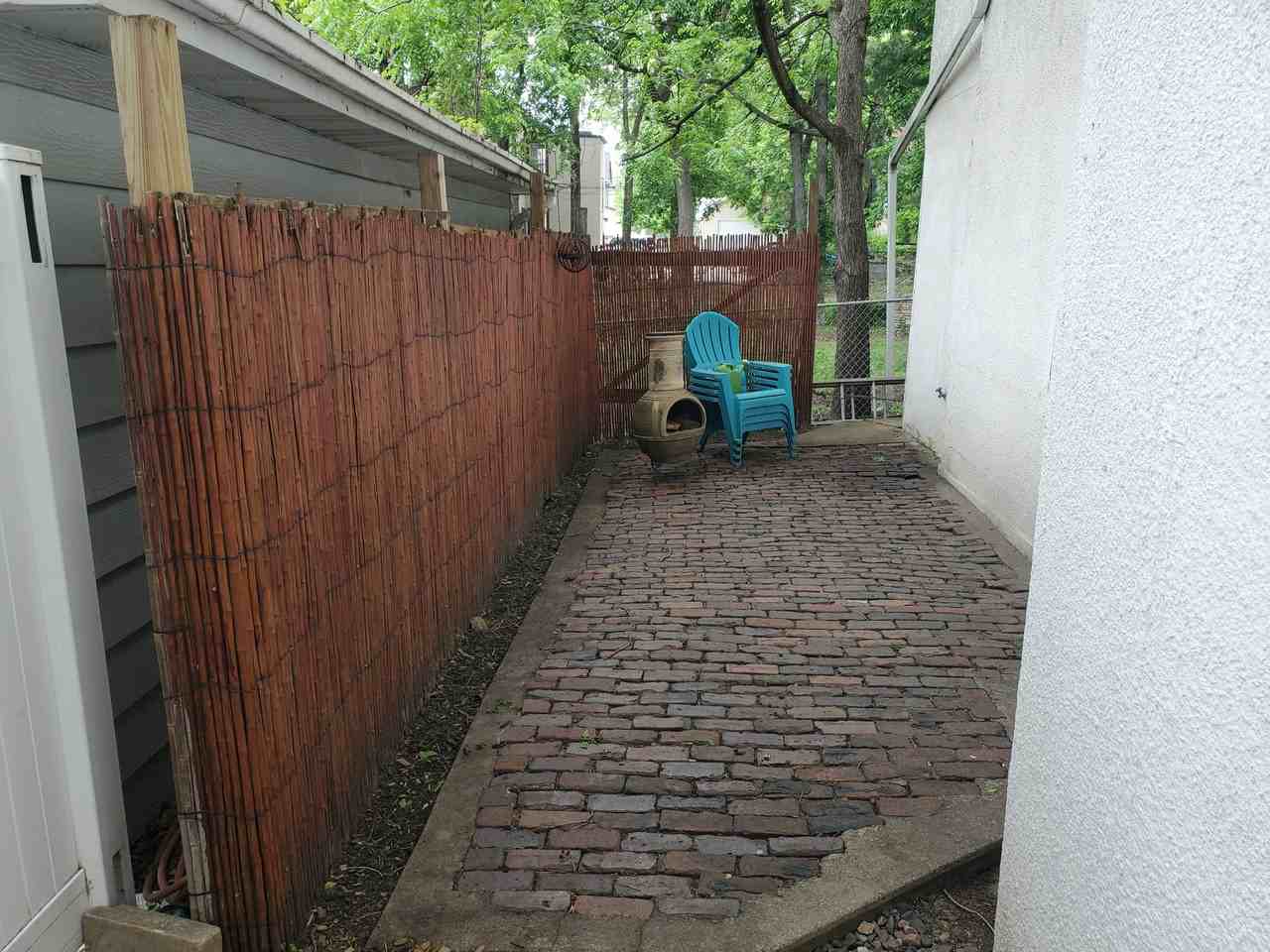 1211 23rd Ave Ne #1 - Photo 3 of 26