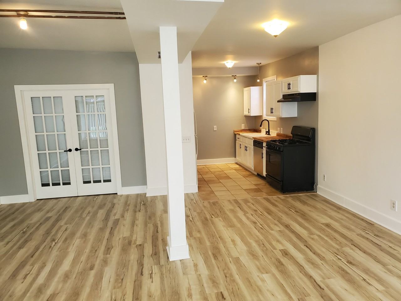 1211 23rd Ave Ne #1 - Photo 5 of 26