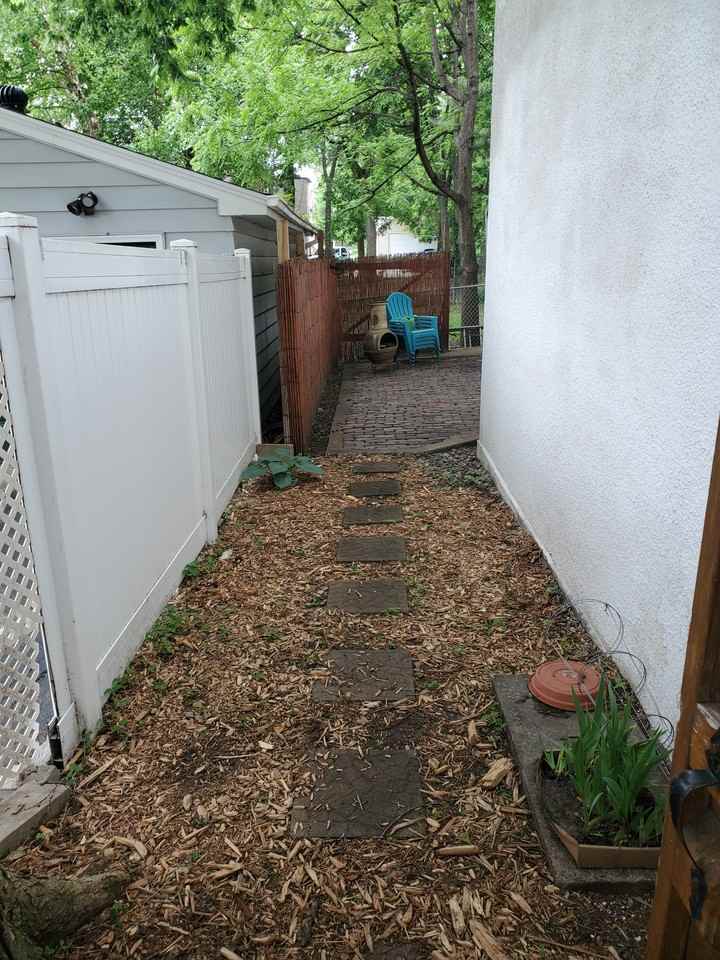 1211 23rd Ave Ne #1 - Photo 6 of 26