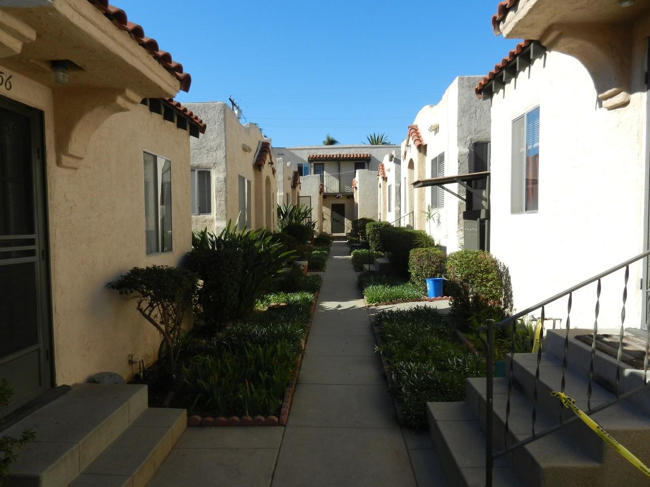 2562 Broadway - Photo 4 of 10