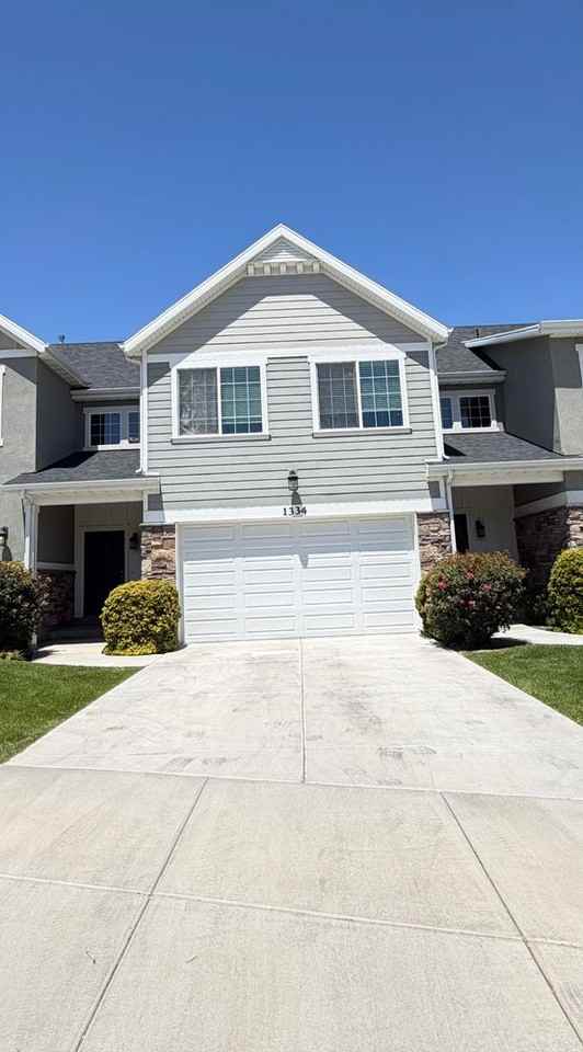 1334 W Wallsburg Dr - Photo 2 of 24