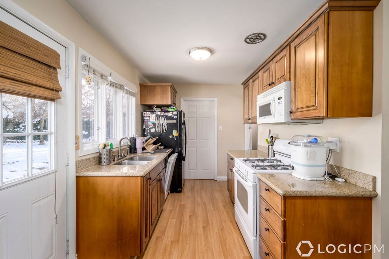 6845 S Greenfield Way - Photo 6 of 21