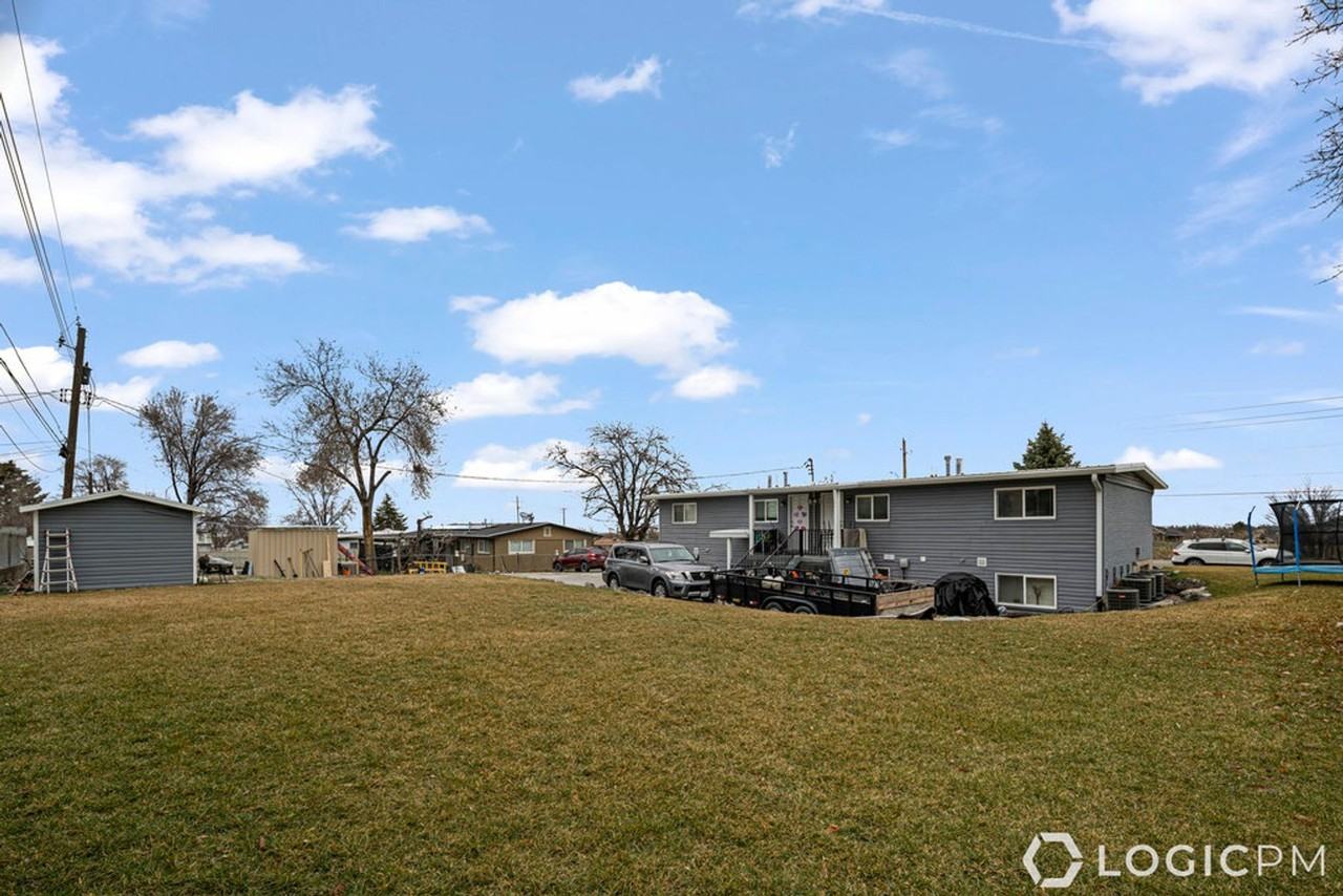 4218 S 4800 W - Photo 2 of 18