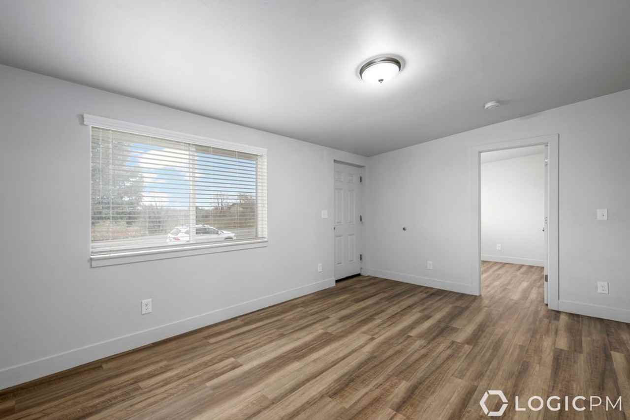 4218 S 4800 W - Photo 4 of 18