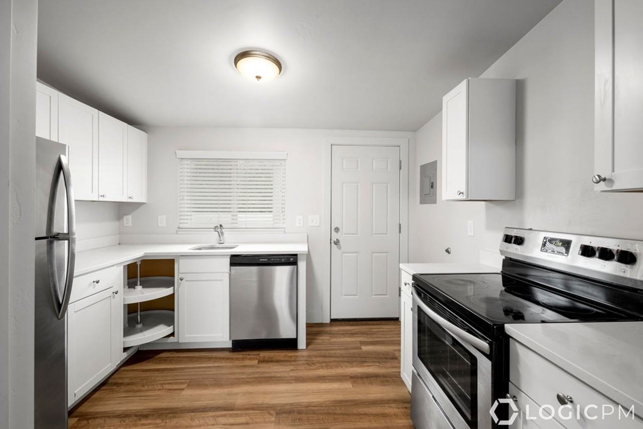 4218 S 4800 W - Photo 6 of 18