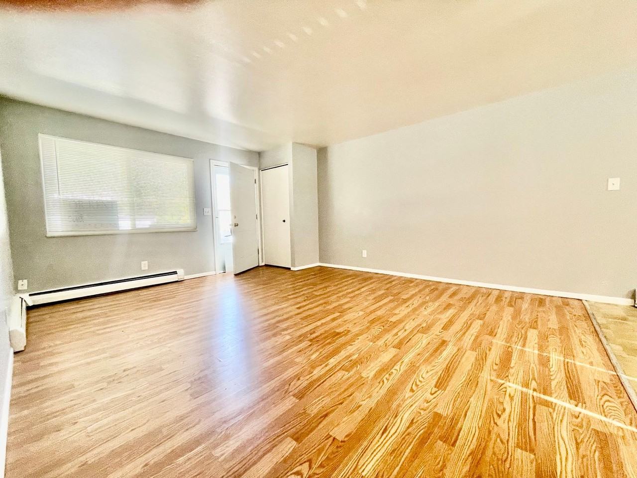 1035 Magnolia St - Photo 5 of 10