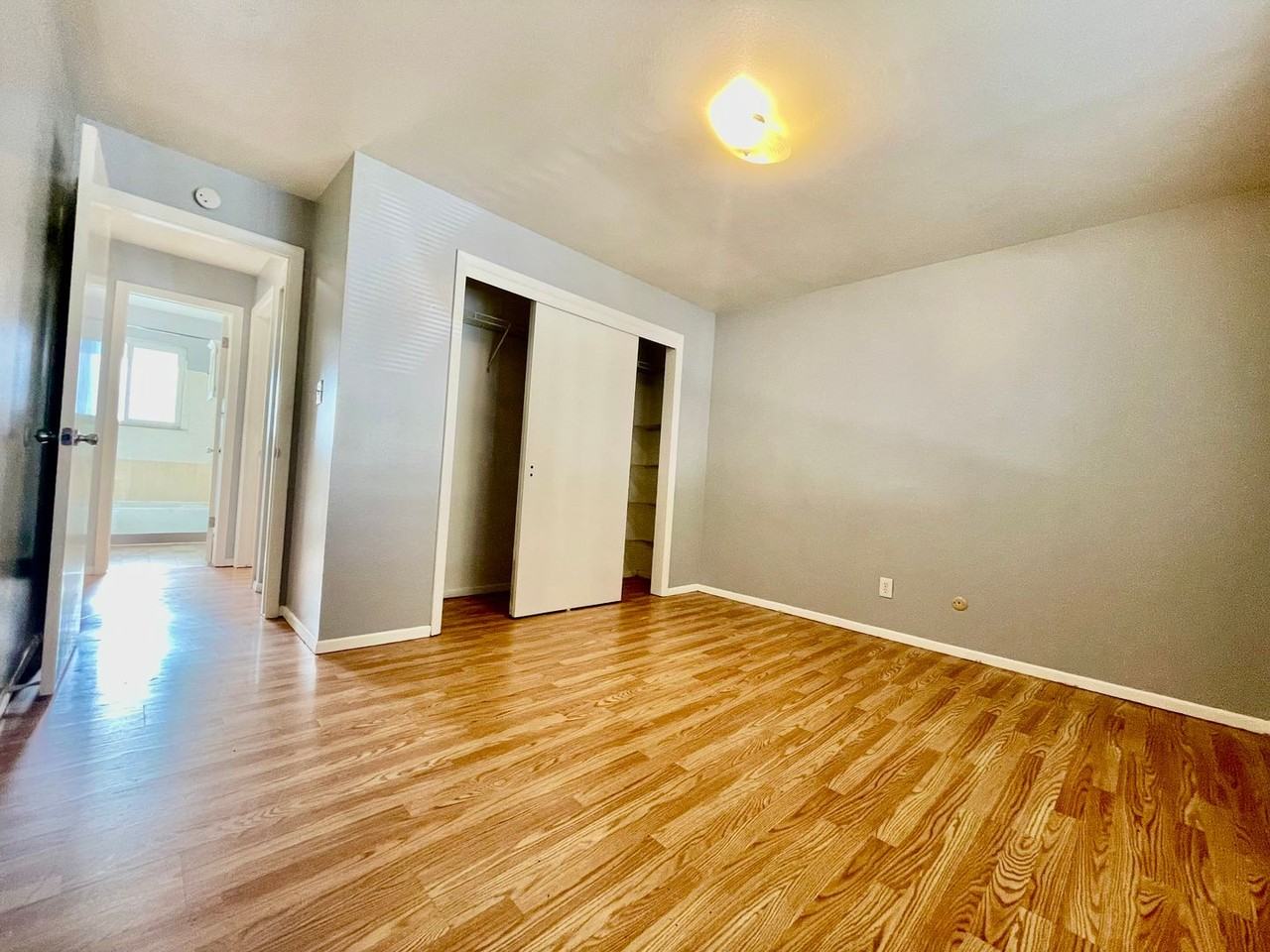 1035 Magnolia St - Photo 7 of 10