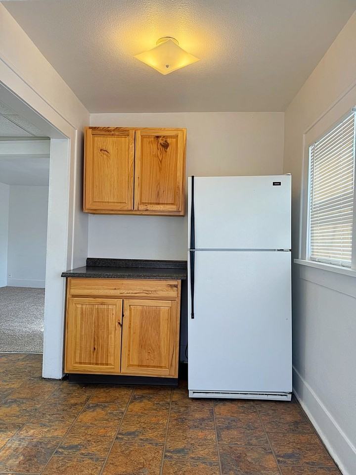 1701 W Kiowa St - Photo 5 of 10