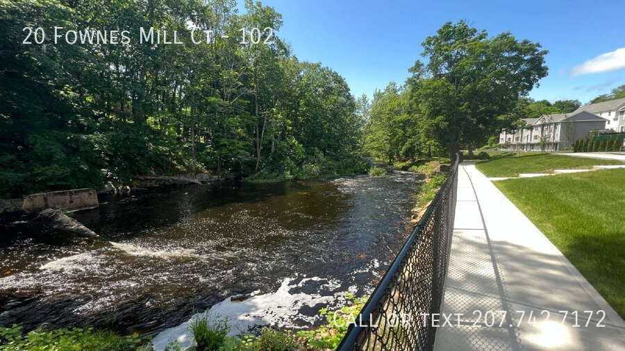 20 Fownes Mill Ct #102 - Photo 4 of 44