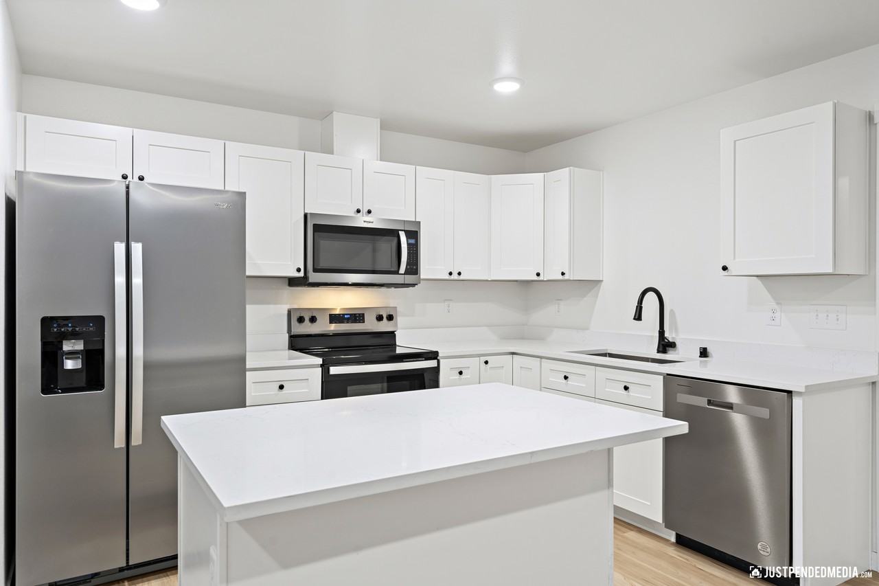 12346 Lake St #12346T16 - Photo 5 of 19