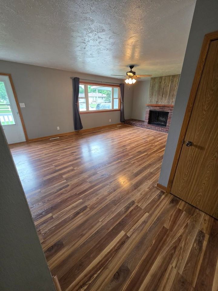 501 Adare Rd - Photo 2 of 18