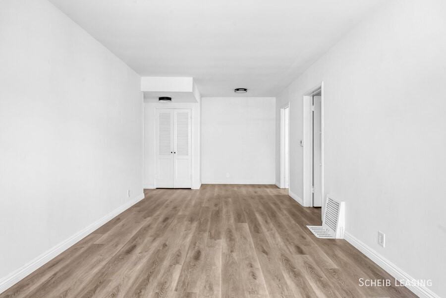 145 S Roxbury Dr #1 - Photo 3 of 12