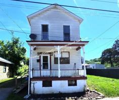 featured image of 1613 4th Ave
