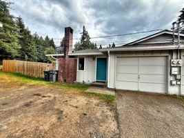 featured image of 2707 Se Sedgwick Rd
