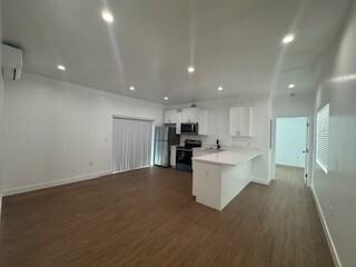 234 E. 51st St. - Photo 6 of 22