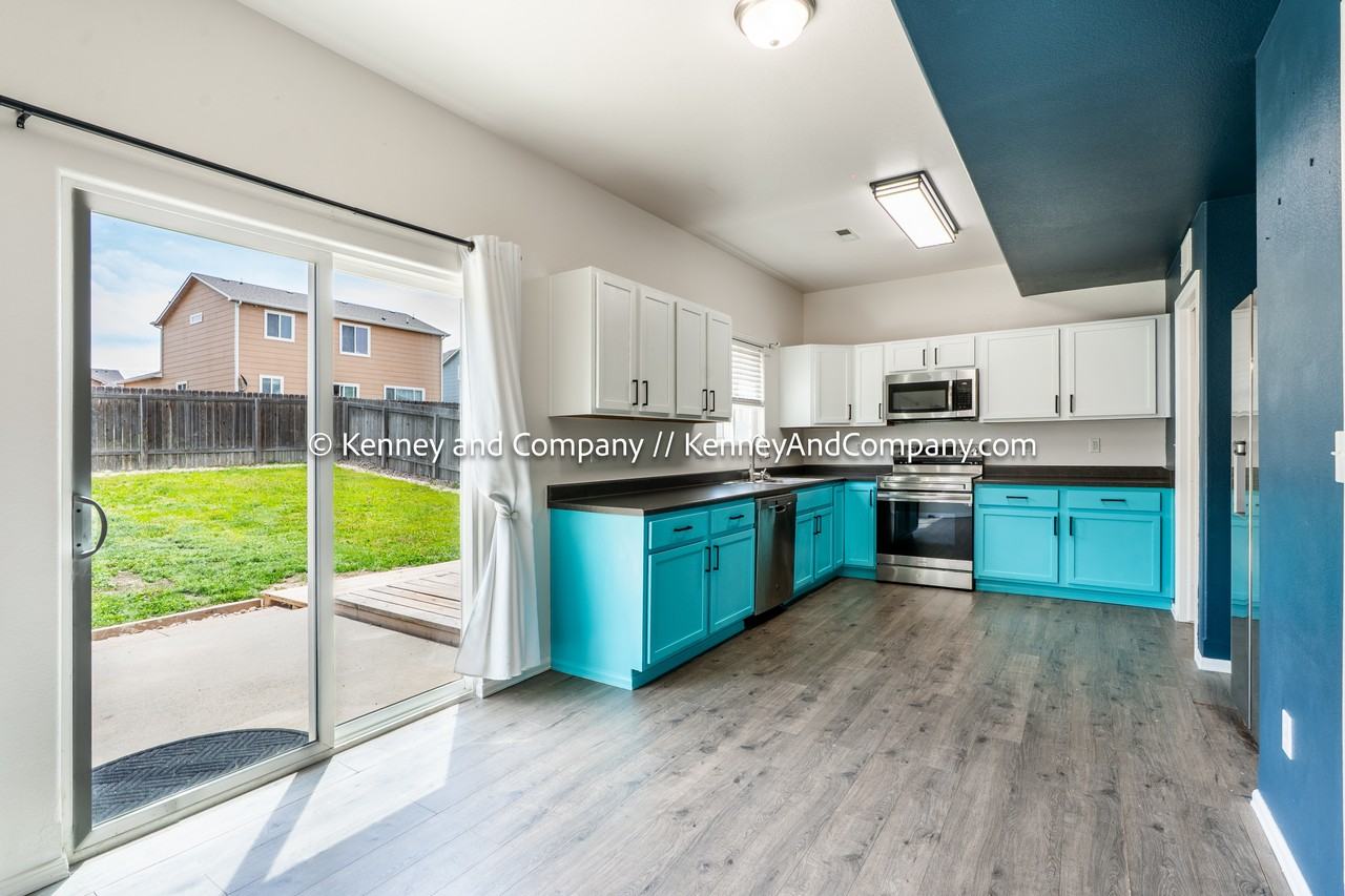 9264 Sand Myrtle Dr #1 - Photo 6 of 34