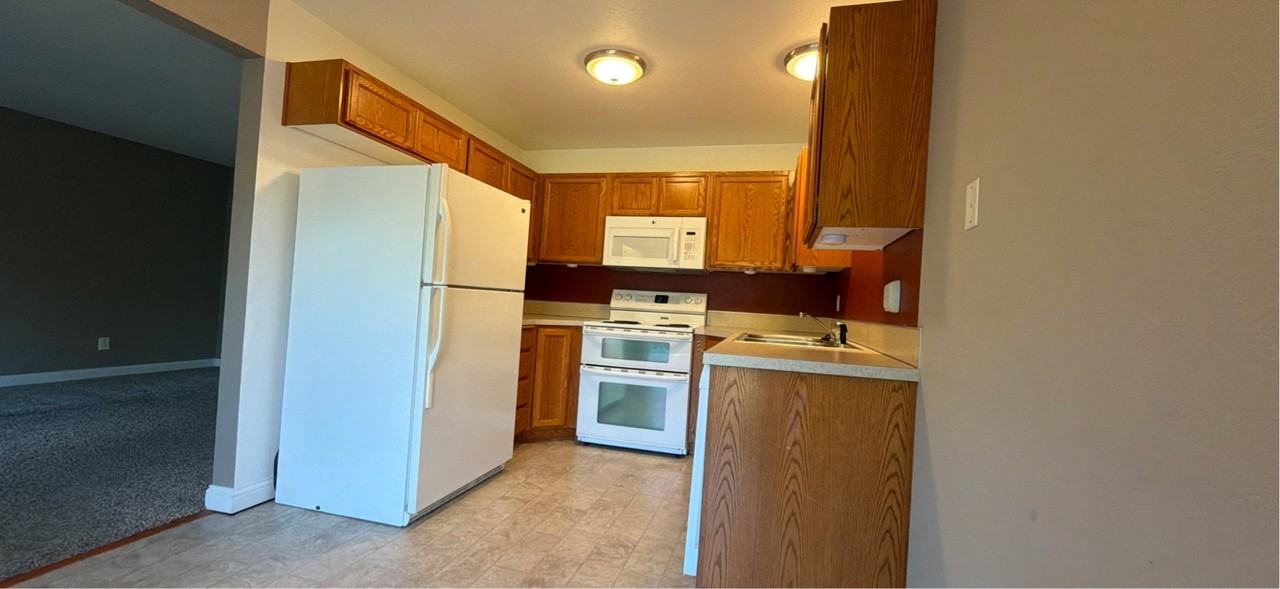 1060 Se Miller Ave #1 - Photo 4 of 22