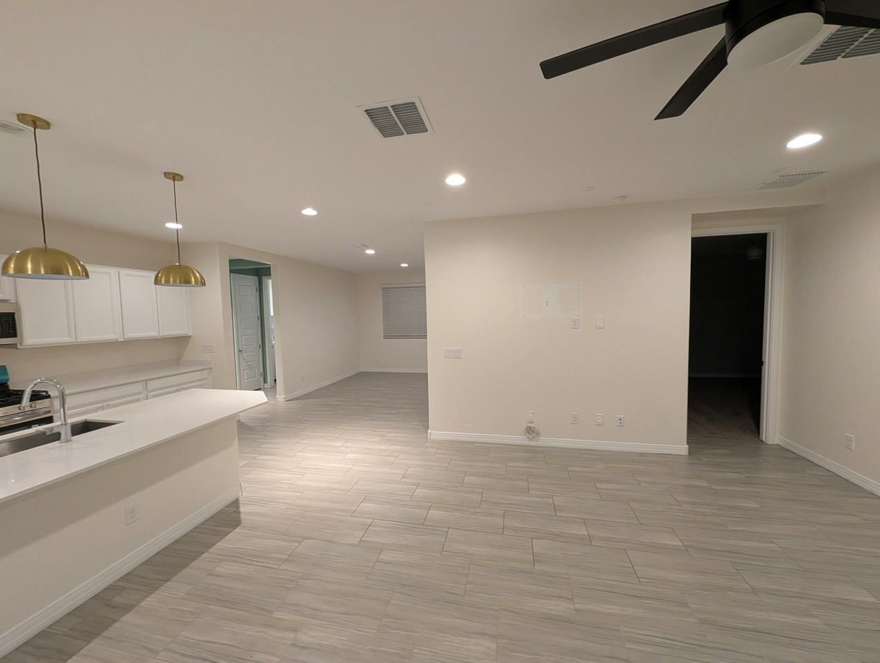2652 S Prospector Point Rd - Photo 3 of 43