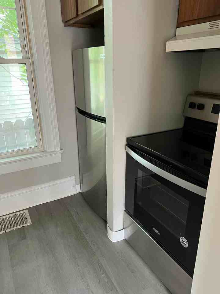 294 W 5th St, Unit 1 - Photo 4 of 11