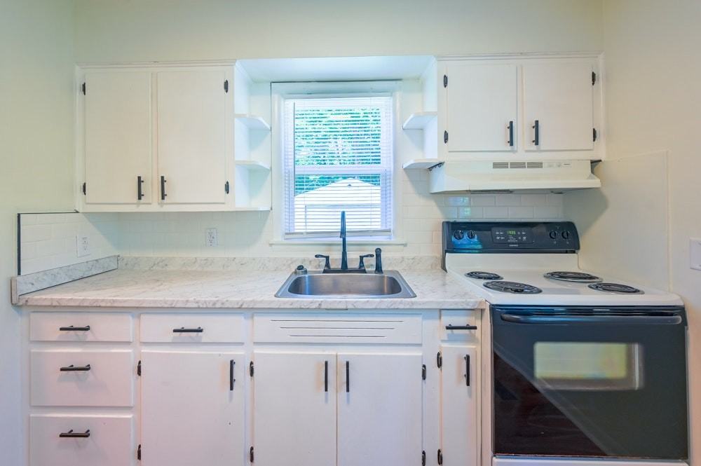 1909 Taylor Avenue - Photo 4 of 28