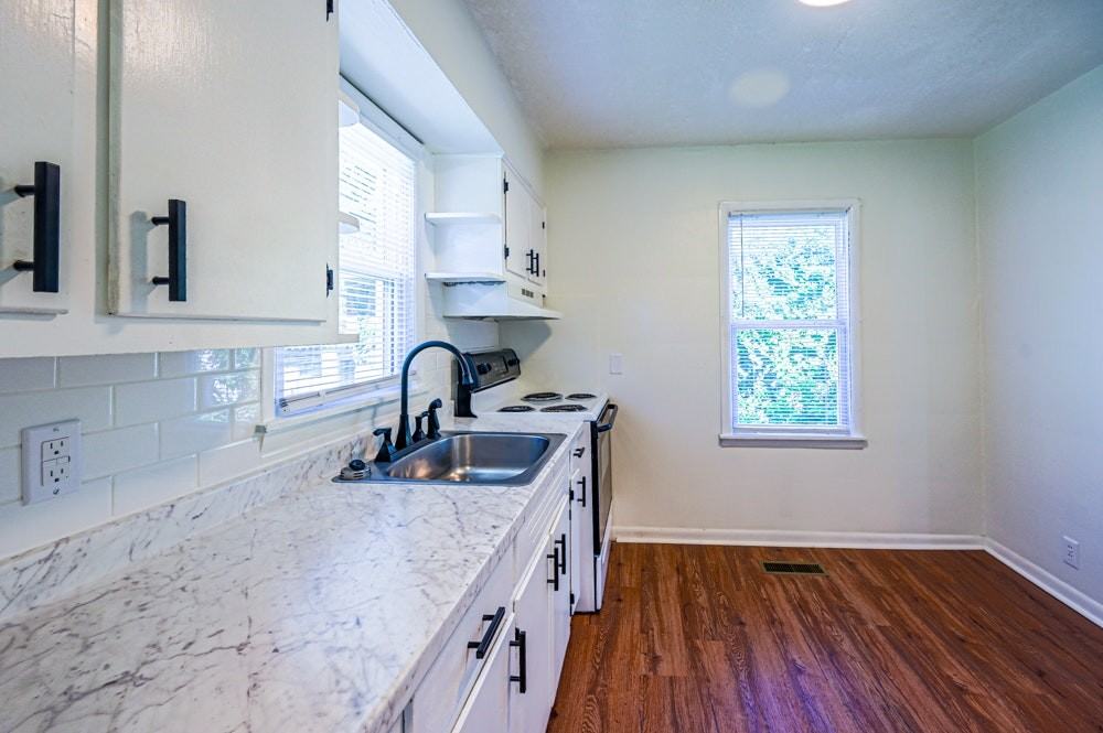 1909 Taylor Avenue - Photo 6 of 28
