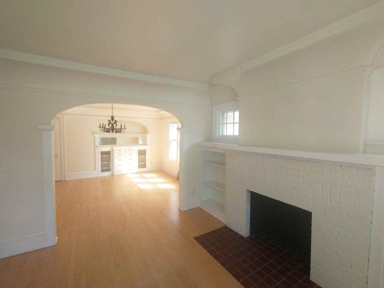 1900 East Jarvis Street, Unit Upper - Photo 3 of 12