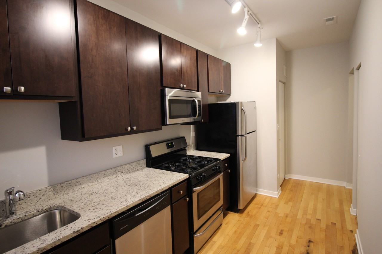 6449 N Claremont Ave #3 - Photo 5 of 12