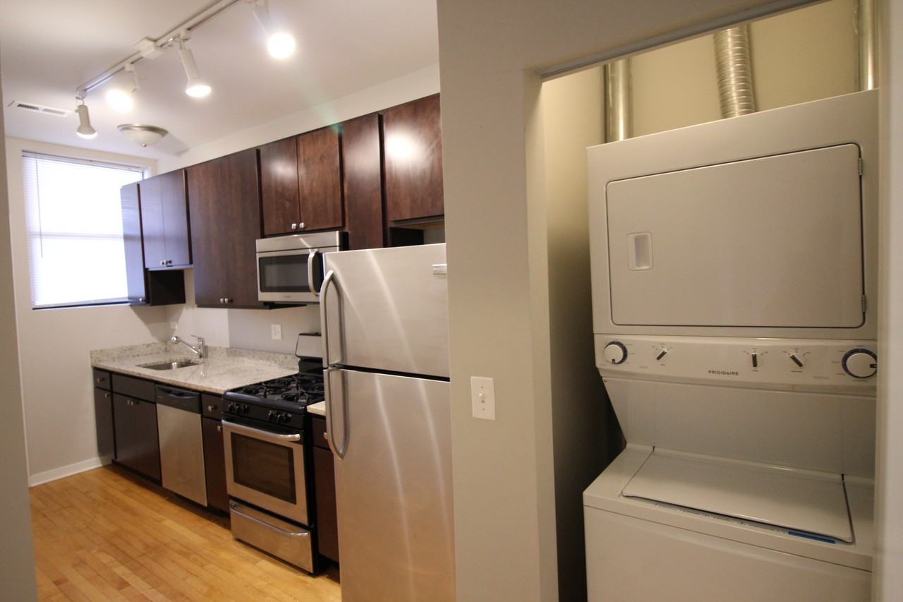 6449 N Claremont Ave #3 - Photo 6 of 12