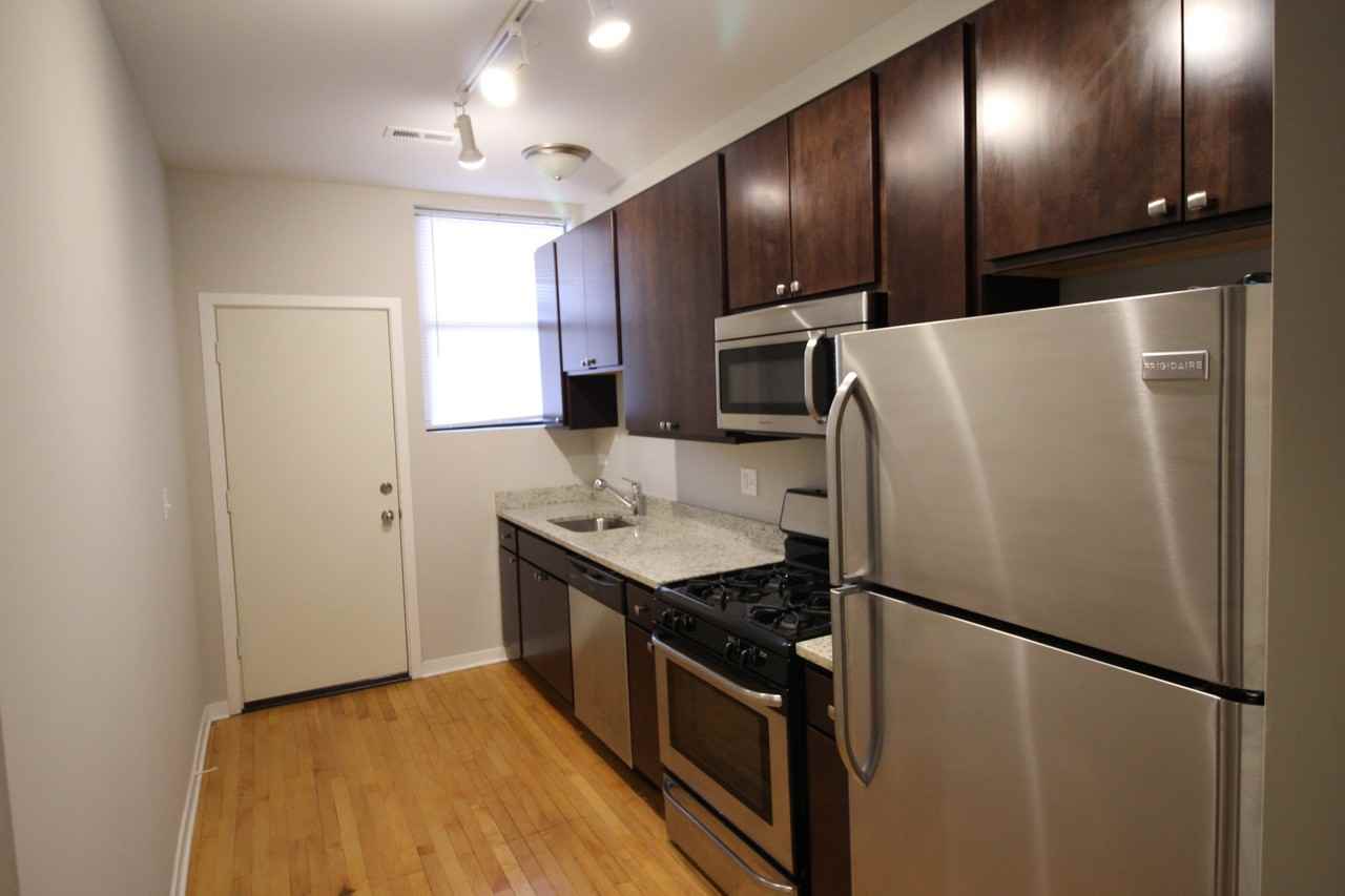 6449 N Claremont Ave #3 - Photo 7 of 12