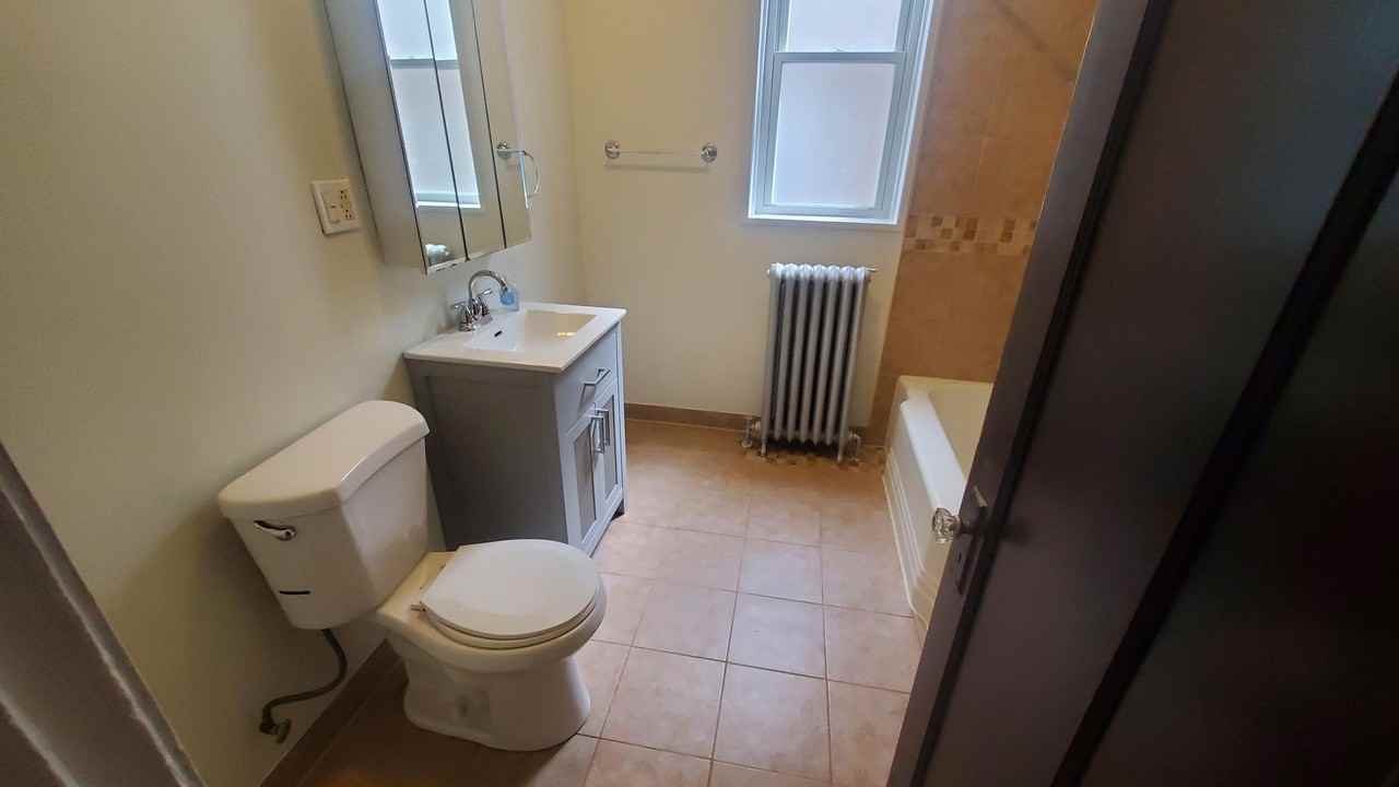 4928 W Barry Ave #1 - Photo 3 of 14
