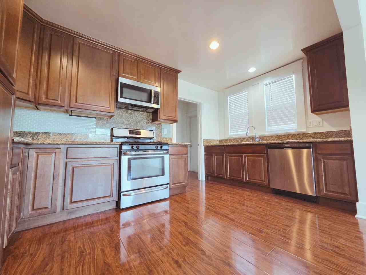 4857 Oakwood Ave #4857 - Photo 3 of 17