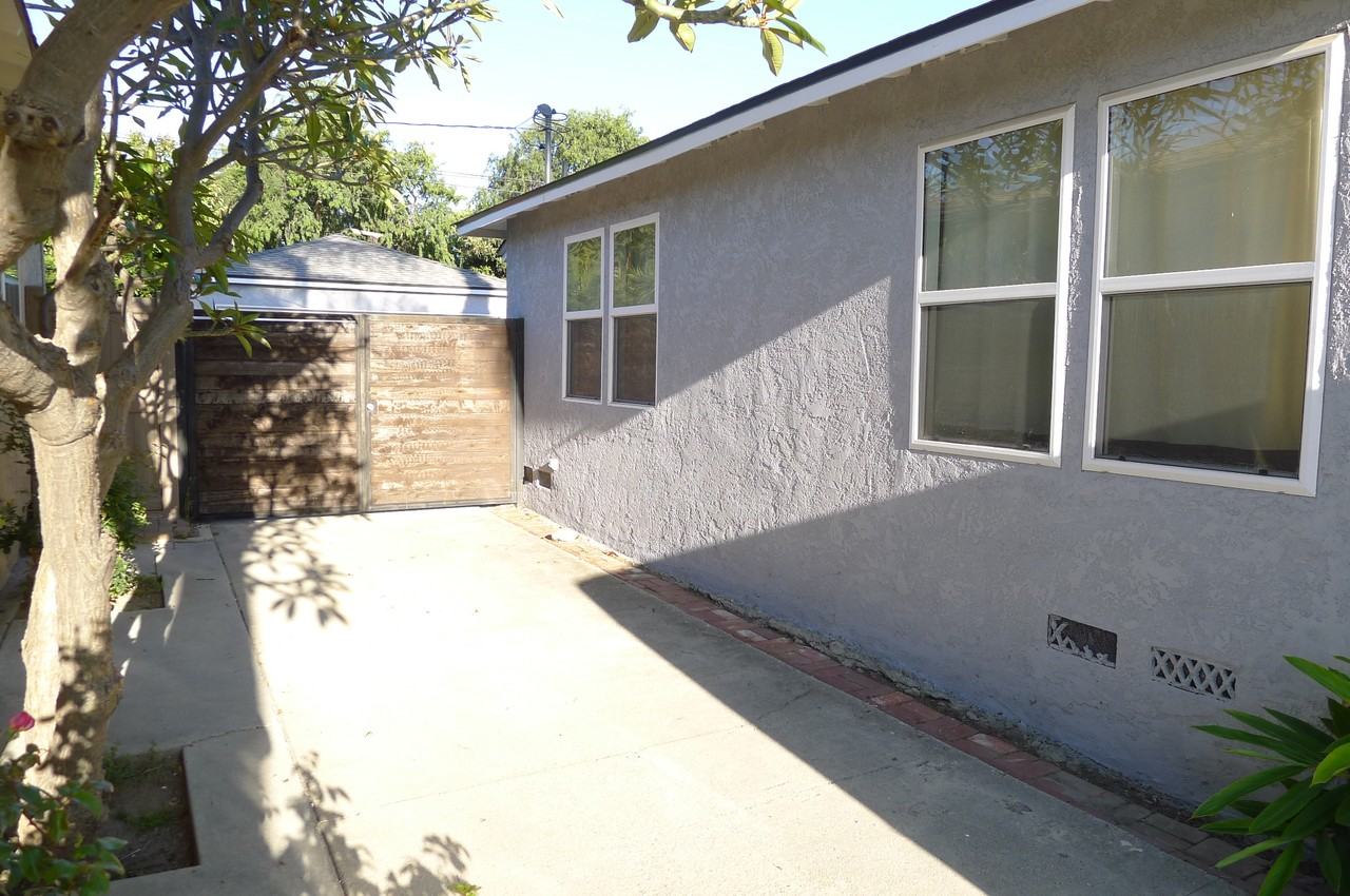 6136 Oliva Ave #NA - Photo 2 of 20