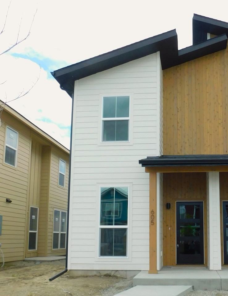 605 Holstein Way #1