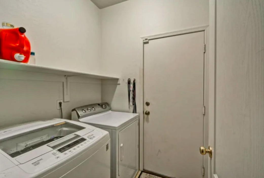 220 E Beth Dr - Photo 7 of 8