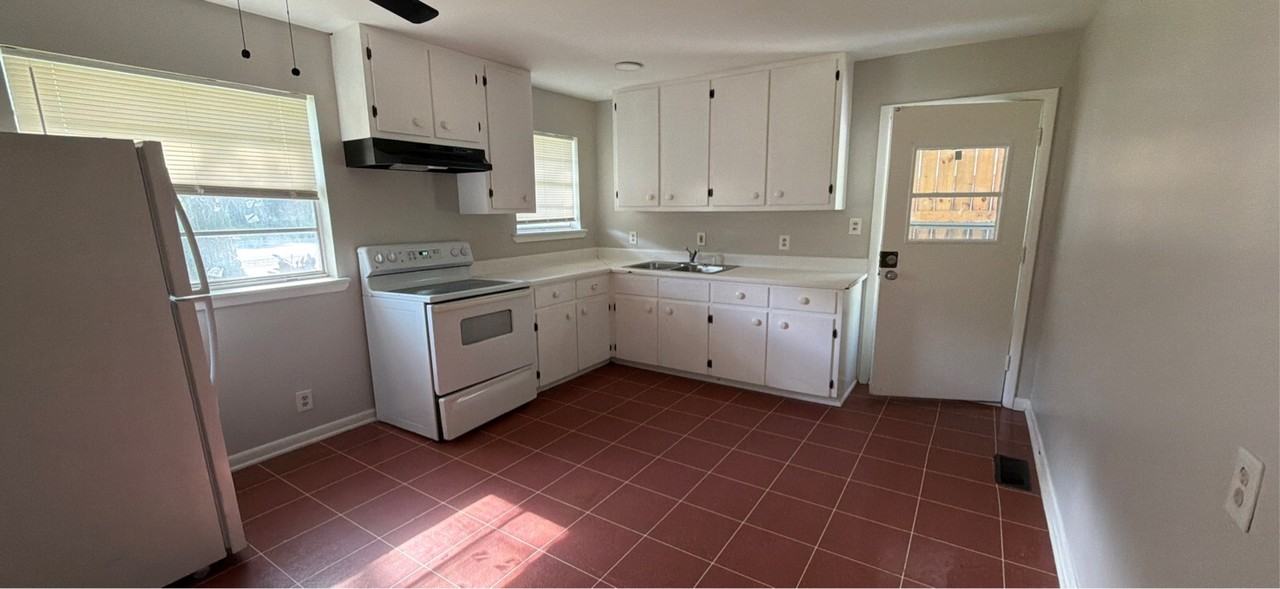 3109 Patton Rd Sw #A - Photo 3 of 8
