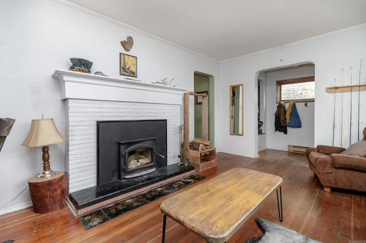 639 Prideaux St - Photo 3 of 13