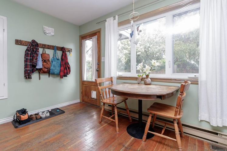639 Prideaux St - Photo 4 of 13