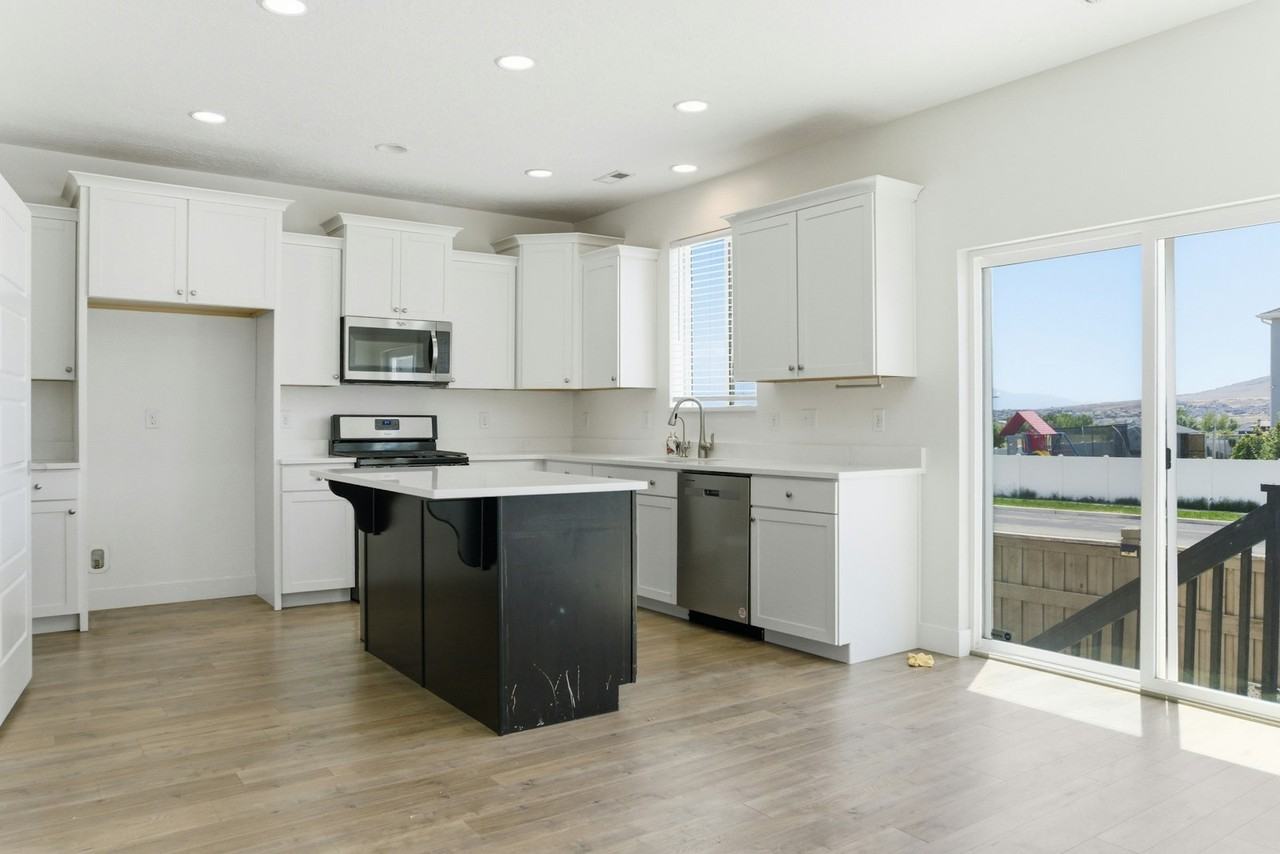 5152 East Sequoia Way - Photo 5 of 17