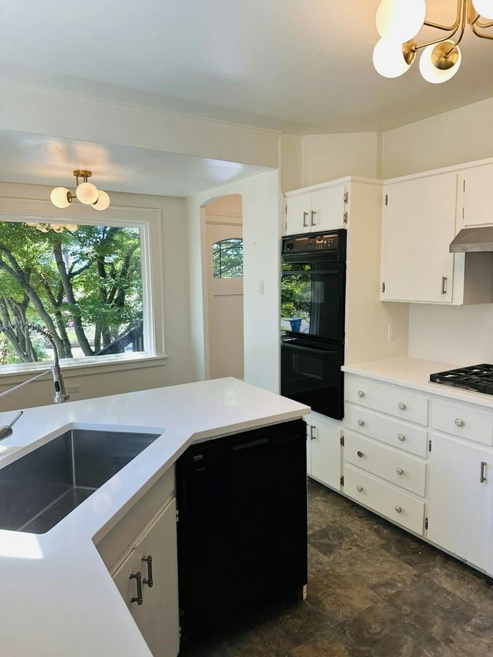 942 Northwest 58th Street - Photo 3 of 22