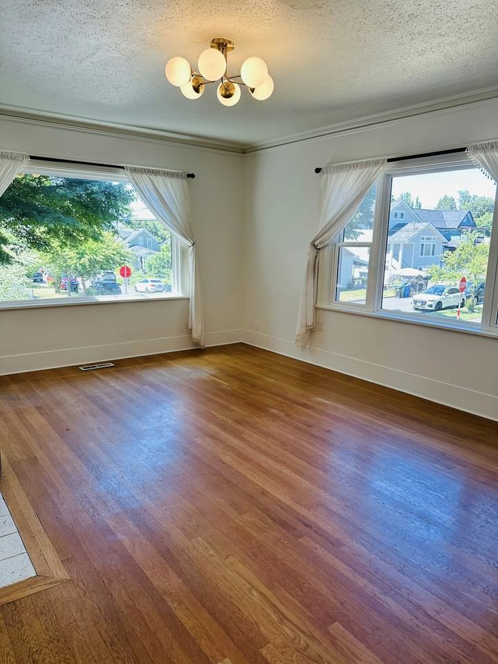 942 Northwest 58th Street - Photo 4 of 22