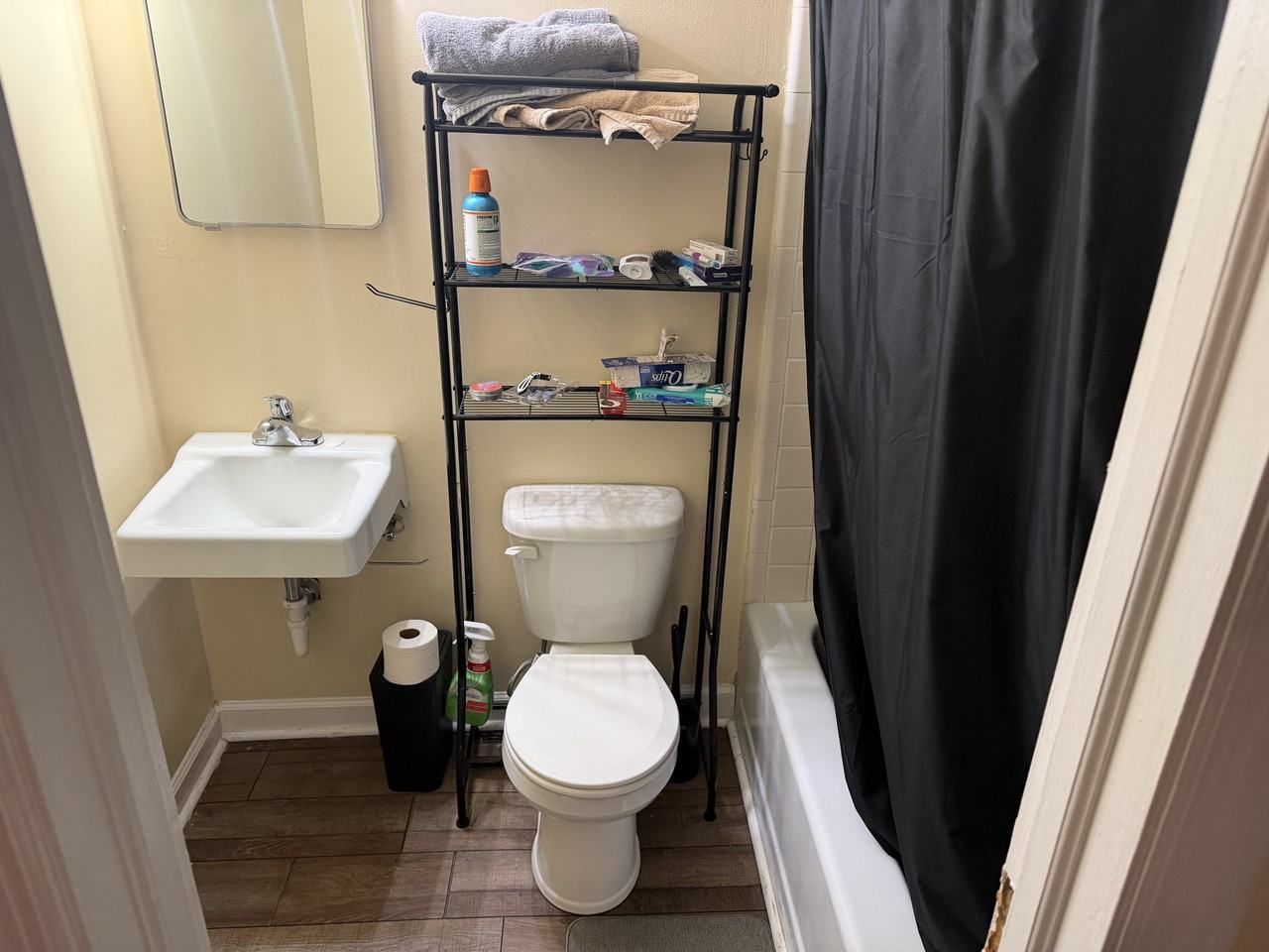 131 W Home Ave #4 - Photo 3 of 10