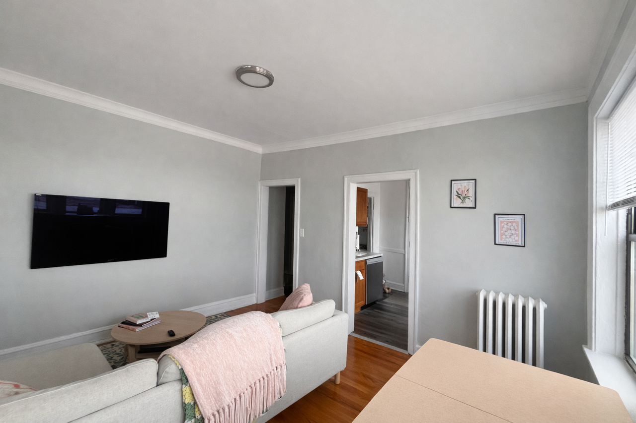 2344 W Addison St #F2 - Photo 4 of 9
