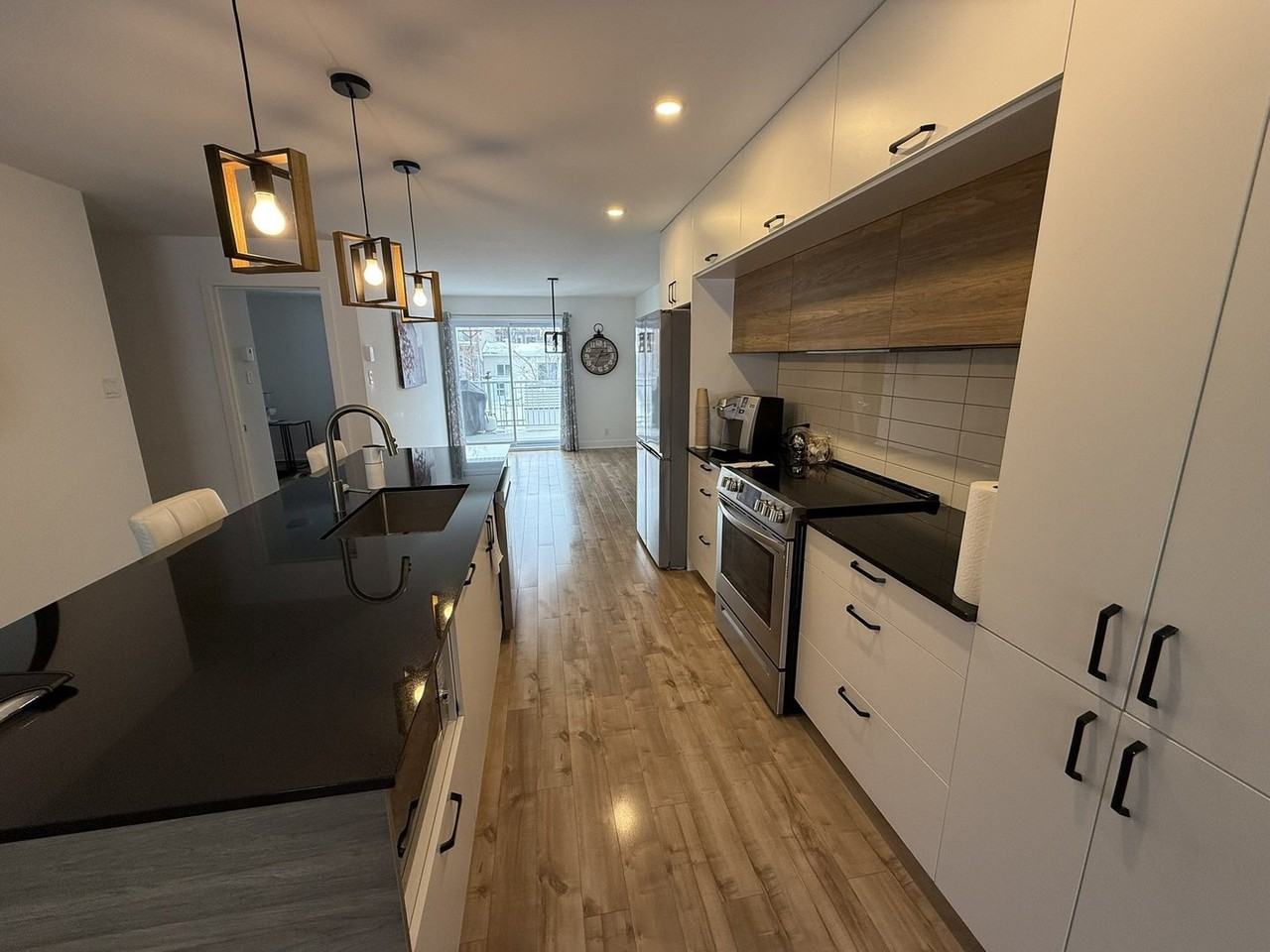 2570 Rue Taillon - Photo 3 of 23