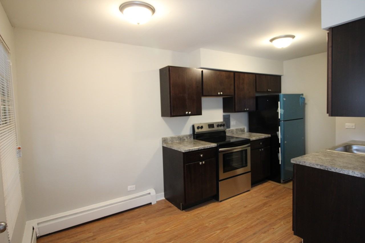 1644 W Morse Ave #2W - Photo 3 of 10