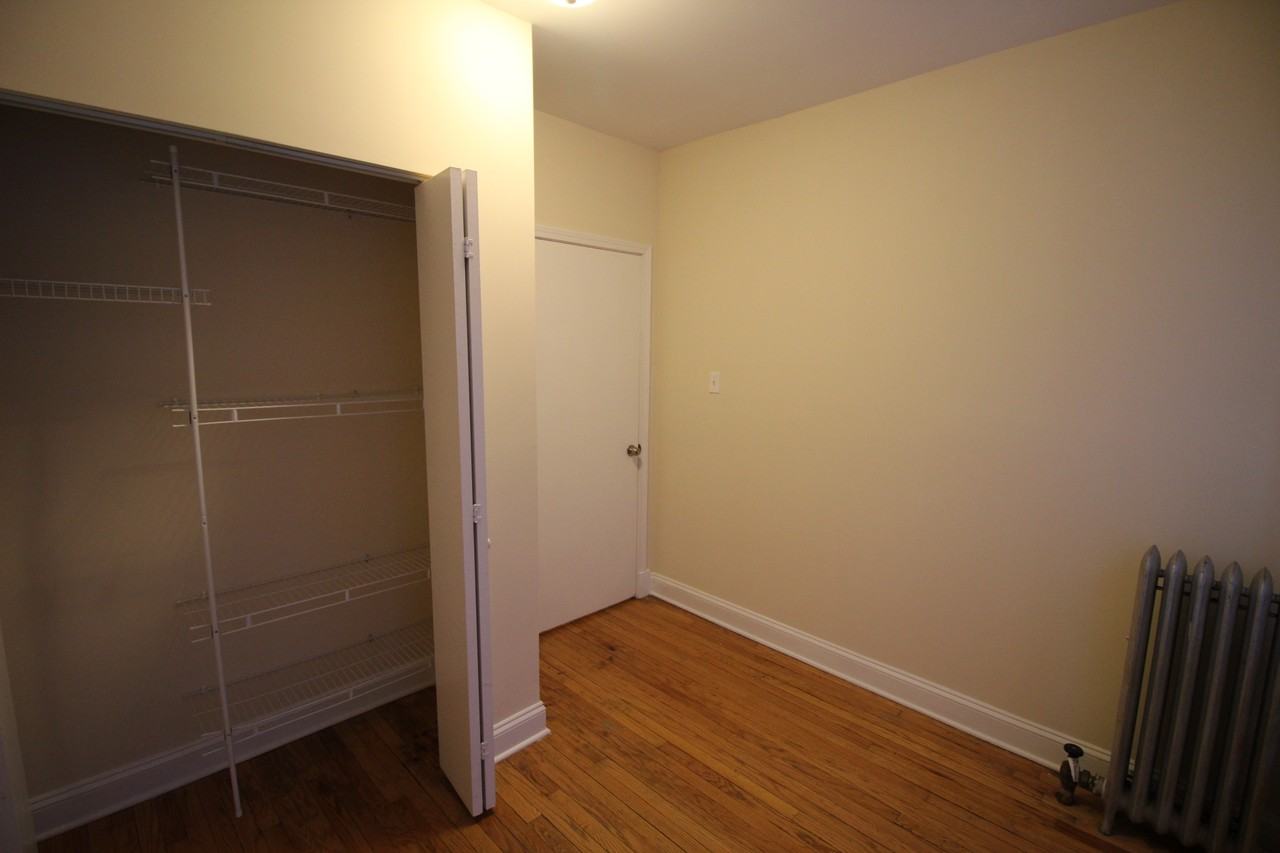 2318 W Granville Ave #3 - Photo 6 of 12